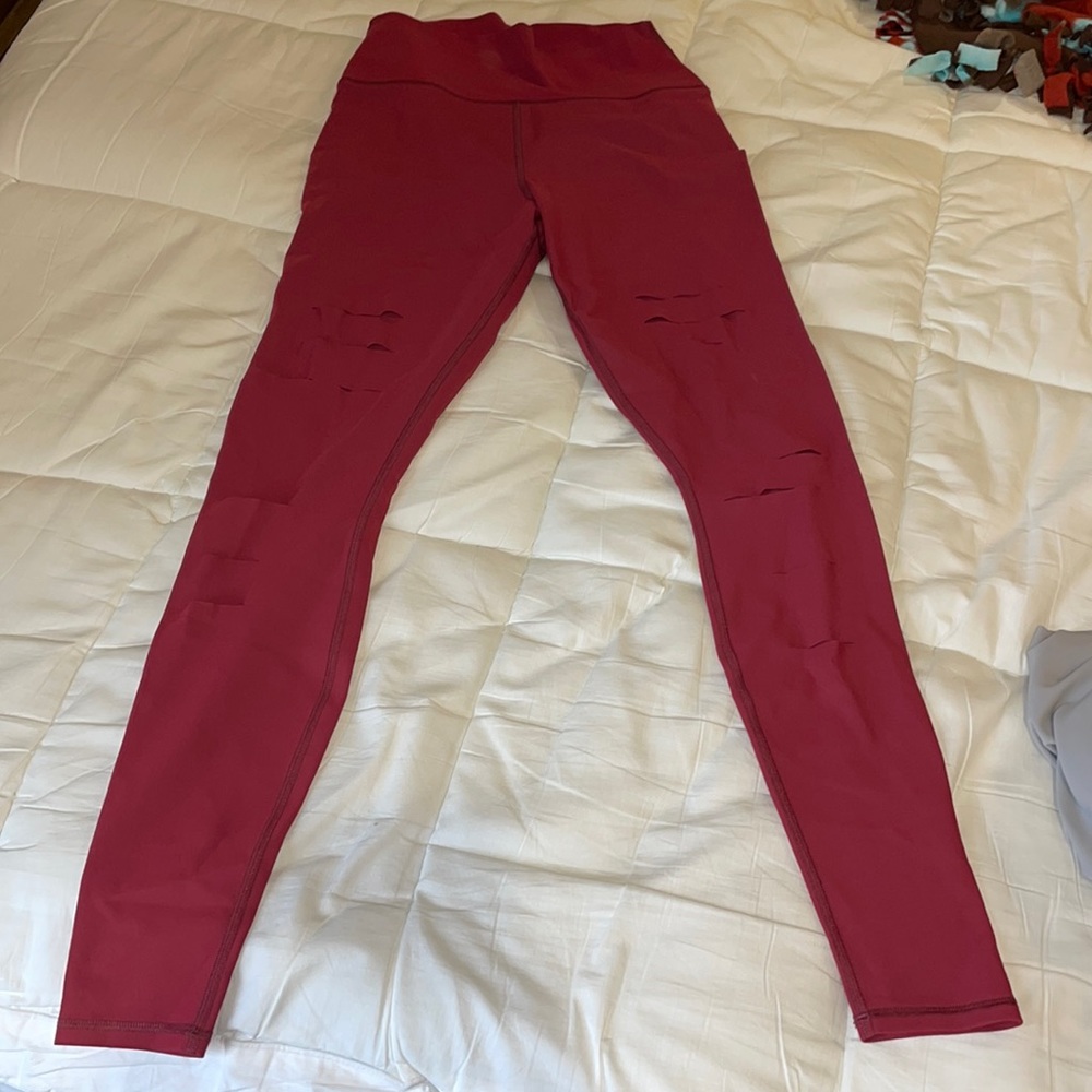 Alo yoga ripped warrior leggings